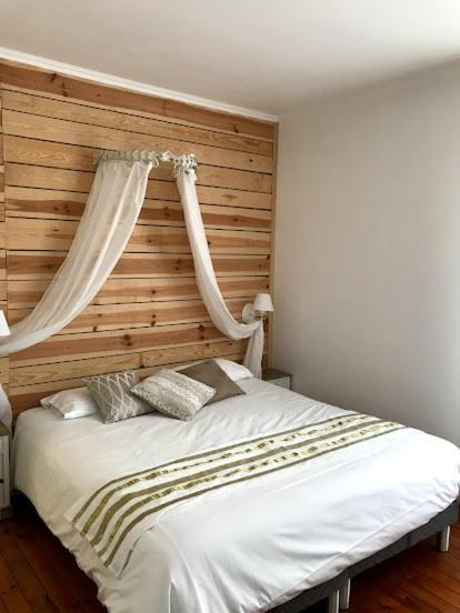 L'Hostellerie De Sevremont Saint-Michel-Mont-Mercure Екстер'єр фото