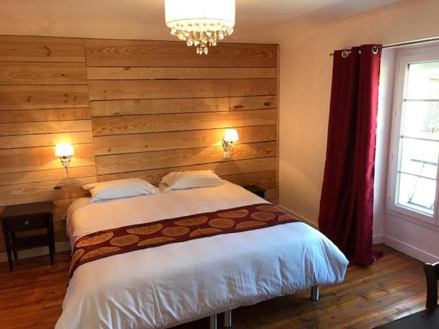 L'Hostellerie De Sevremont Saint-Michel-Mont-Mercure Екстер'єр фото