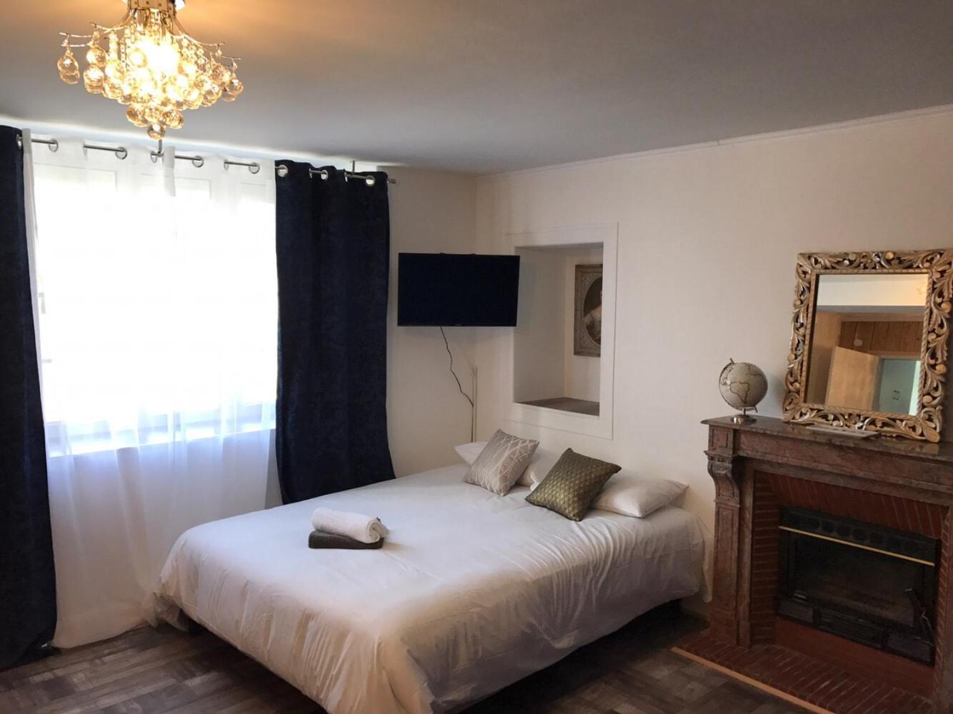 L'Hostellerie De Sevremont Saint-Michel-Mont-Mercure Екстер'єр фото